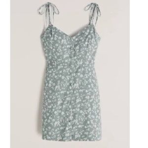 Abercrombie & Fitch Sage green floral dress